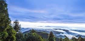 清晨铜钹山