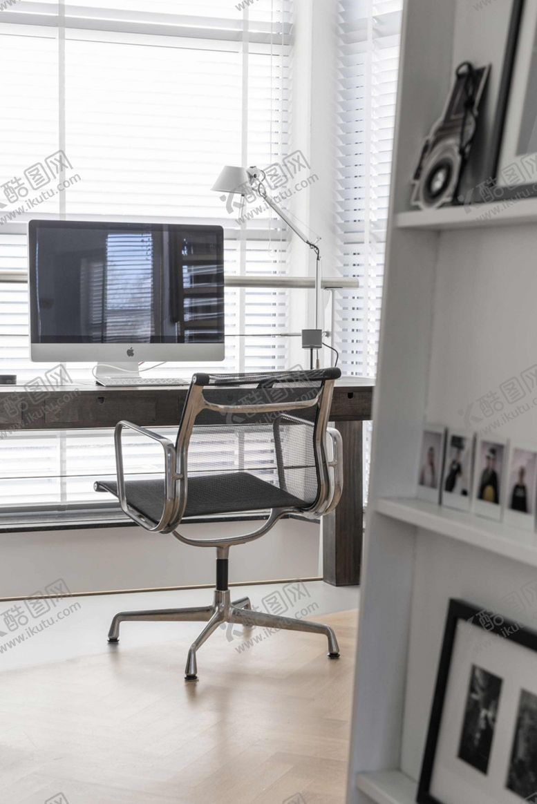 编号：27322909220038331831【酷图网】源文件下载-电脑桌