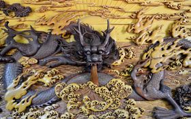 一帆风顺金色龙纹