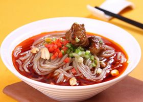 牛肉酸辣粉