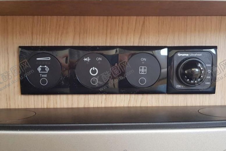 编号：78746711010711509492【酷图网】源文件下载-房车营地汽车