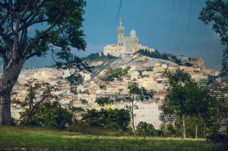 编号：73735509260623475839【酷图网】源文件下载-园林草地山