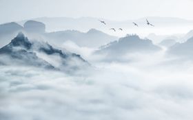 新中式水墨山水画
