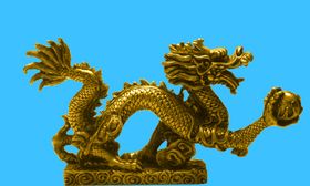 金龙雕像