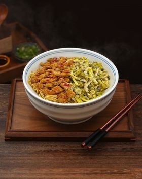 辣肉雪菜肉丝面