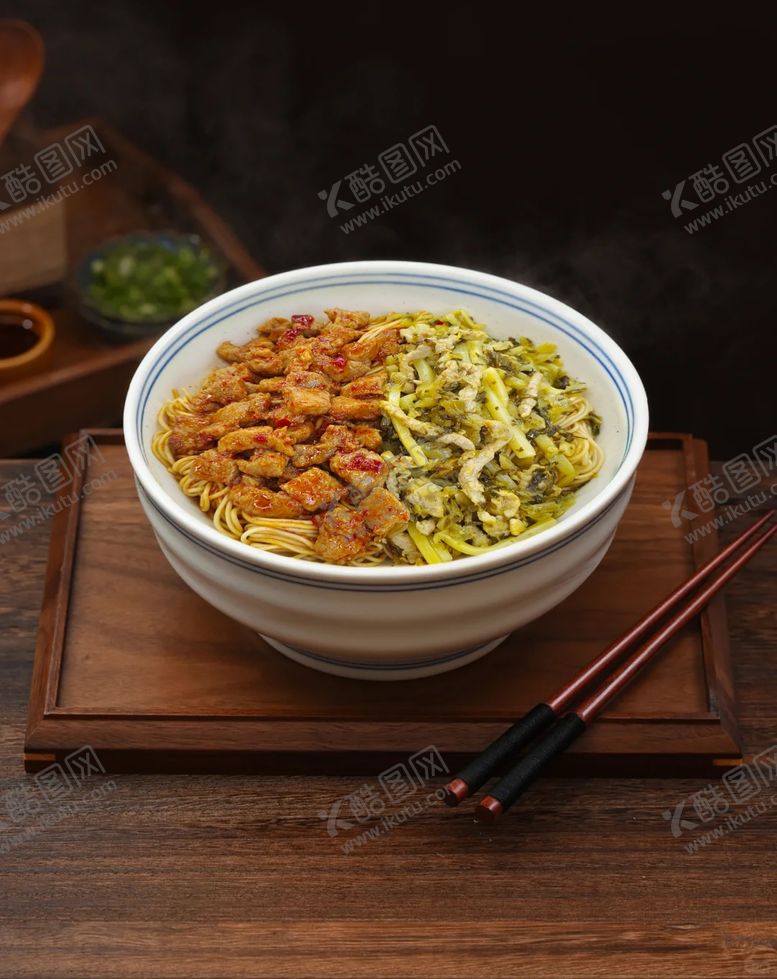 编号：34676305240518097747【酷图网】源文件下载-辣肉雪菜肉丝面
