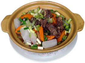 萝卜牛腩煲