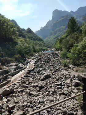 江水山风景矢量