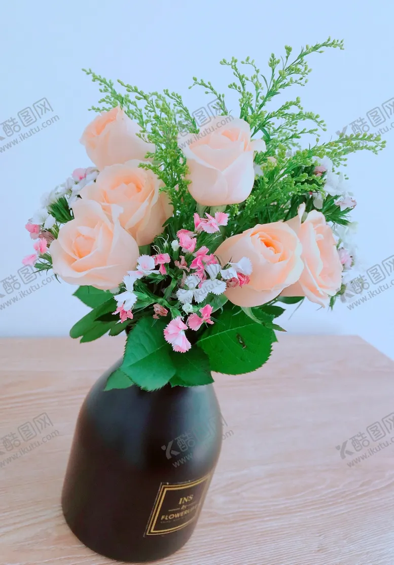 编号：56772206290529057690【酷图网】源文件下载-鲜花插花