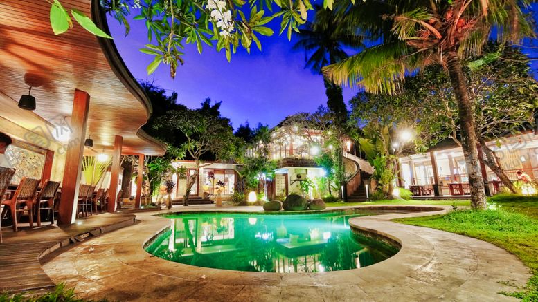 编号：93979607072056379295【酷图网】源文件下载-酒店游泳池