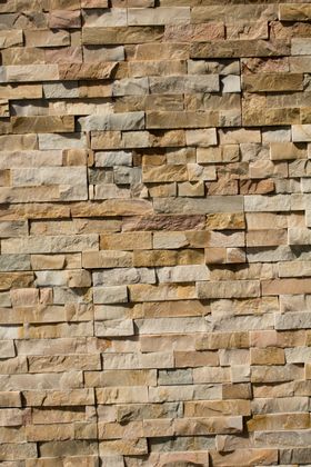石块垒起的墙面