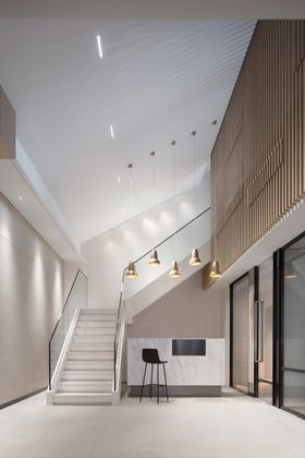复式楼梯loft效果