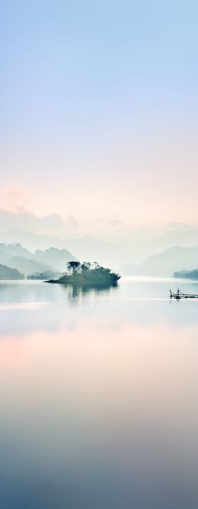 春日谷雨实景美图海报