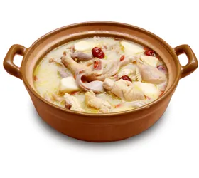 滋补鸡汤砂锅美食