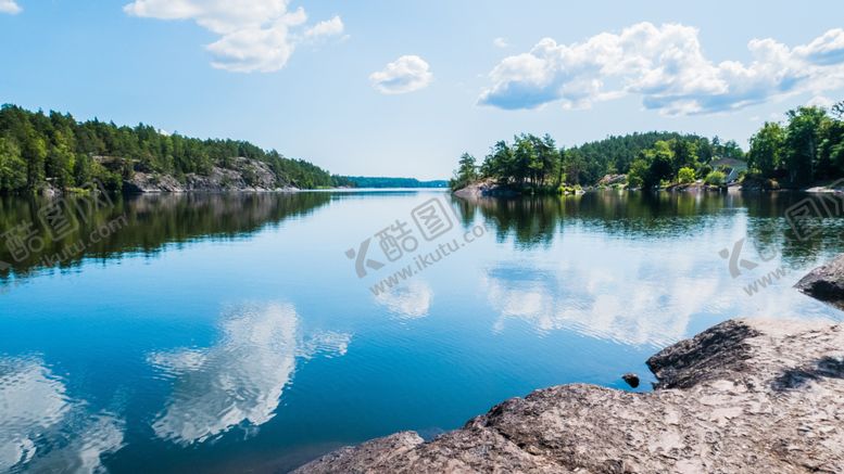 编号：37462109221057035965【酷图网】源文件下载-森林湖水蓝天白云风景