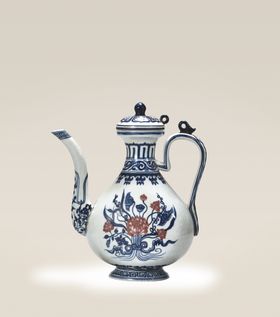 青花釉里红莲执壶