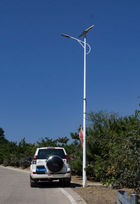 路灯与和车