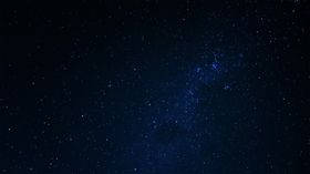 星空璀璨图美丽河