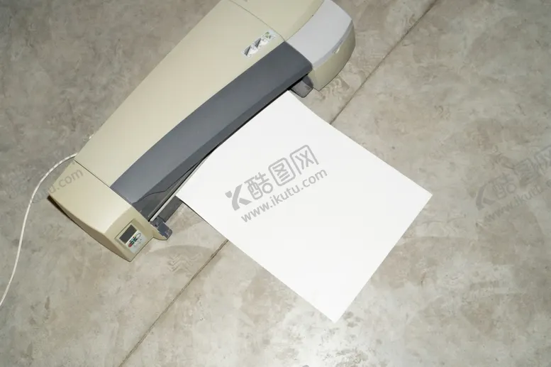 编号：67512601240115282663【酷图网】源文件下载-海报样机