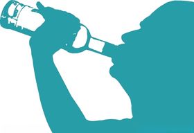 喝酒酒瓶一口闷