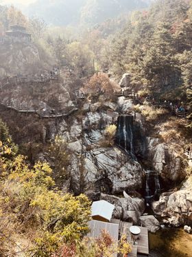 登山爬山春游秋游海报