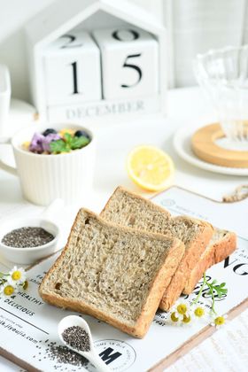 营养健康的吐司面包片