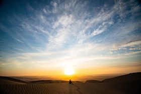 夕阳 炫酷背景 橙黄天空 