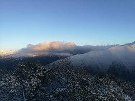 自然风光雪山图.