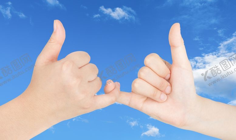 编号：12189410050642373797【酷图网】源文件下载-蓝天拉钩手势