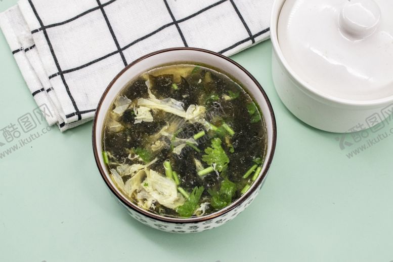 编号：27073211020221126670【酷图网】源文件下载-紫菜蛋花汤