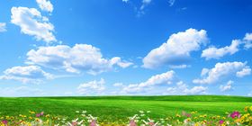 蓝天白云绿草地