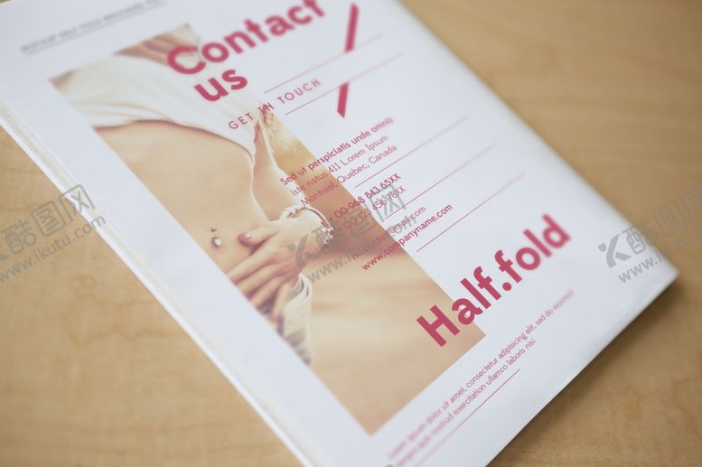 编号：16152909192024114325【酷图网】源文件下载-画册书籍样机