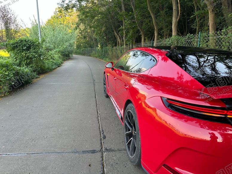 编号：87746111011632581773【酷图网】源文件下载-保时捷