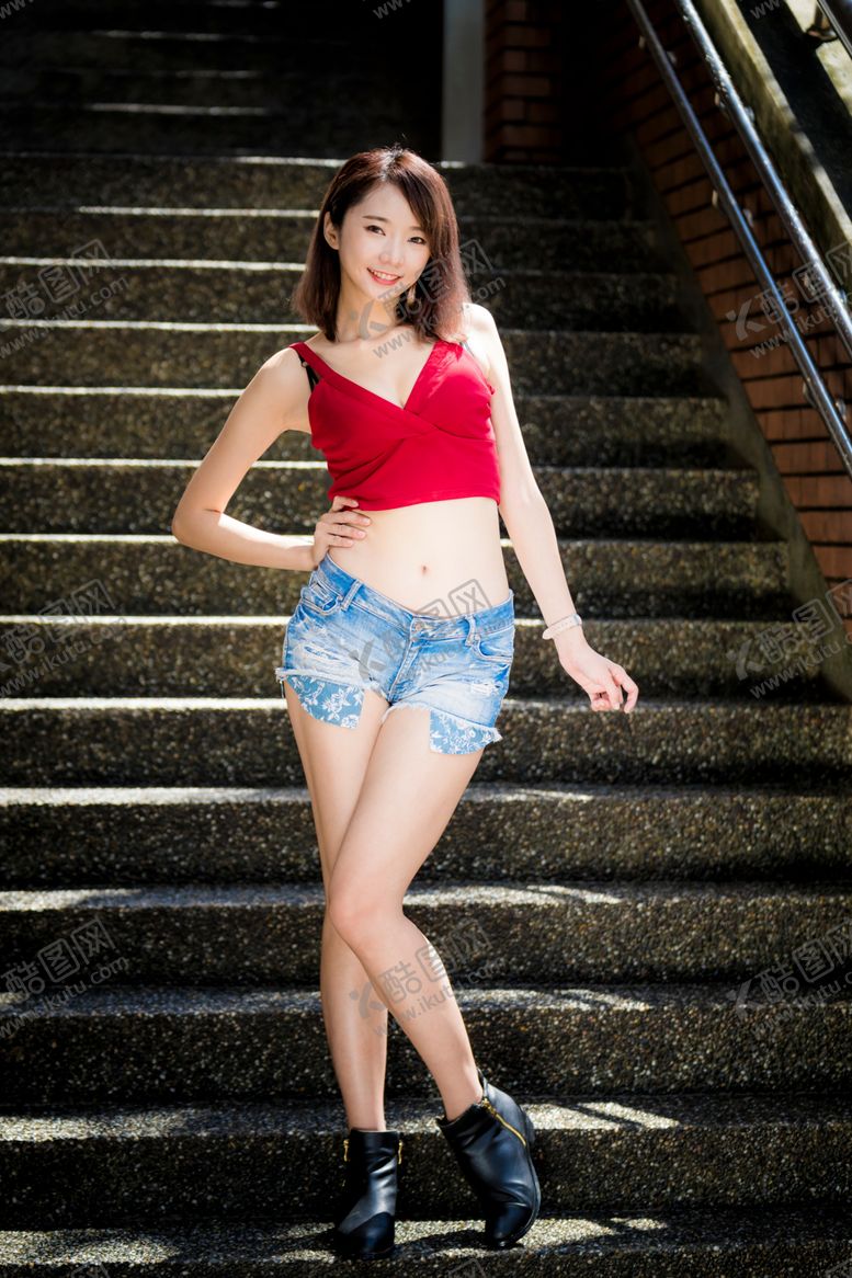 编号：35873709140746109877【酷图网】源文件下载-美女