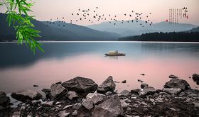 山水情水墨湖泊风景画装饰画