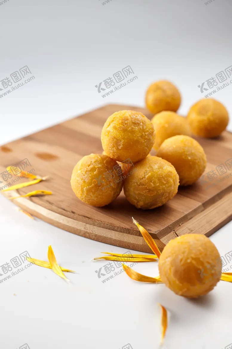 编号：31249602220801315428【酷图网】源文件下载-香芋地瓜丸