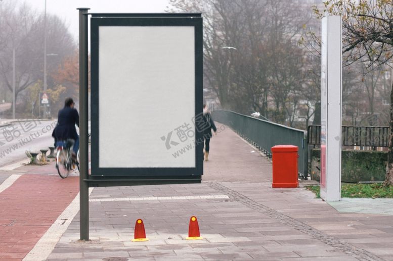 编号：96205609230246436366【酷图网】源文件下载-灯箱样机