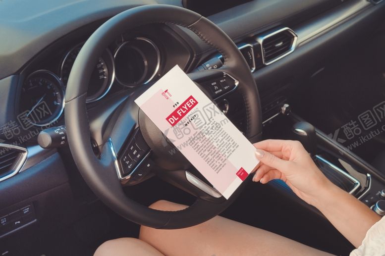 编号：79967310081435105808【酷图网】源文件下载-手持传单海报样机