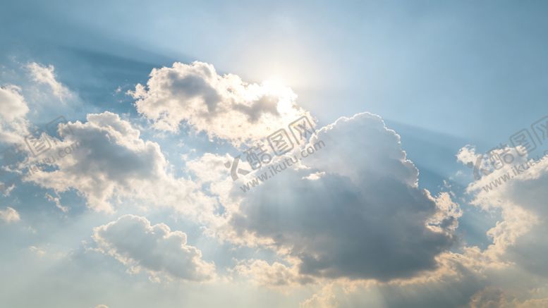编号：53354805250124471139【酷图网】源文件下载-晴朗天空中的阳光与云朵