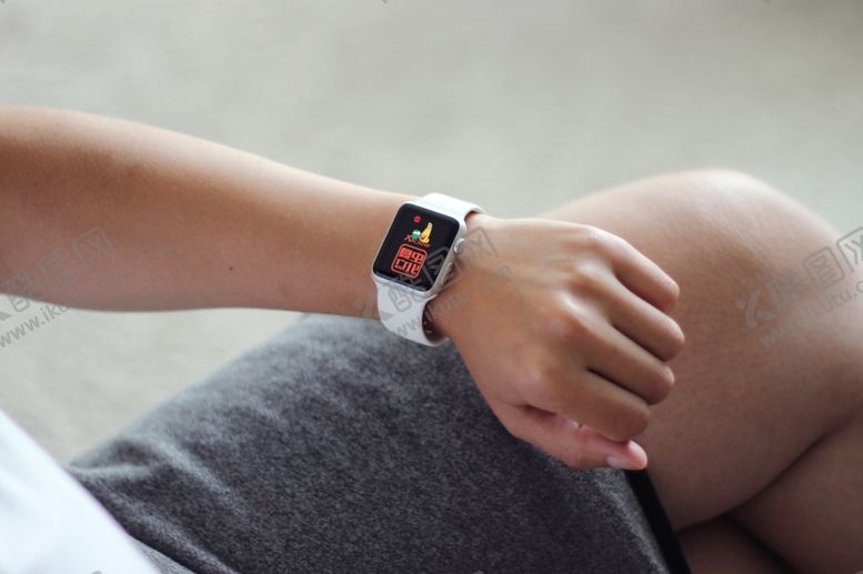 编号：12058210012139466048【酷图网】源文件下载-智能手表样机