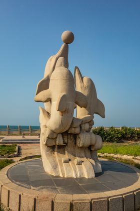 海豚雕塑