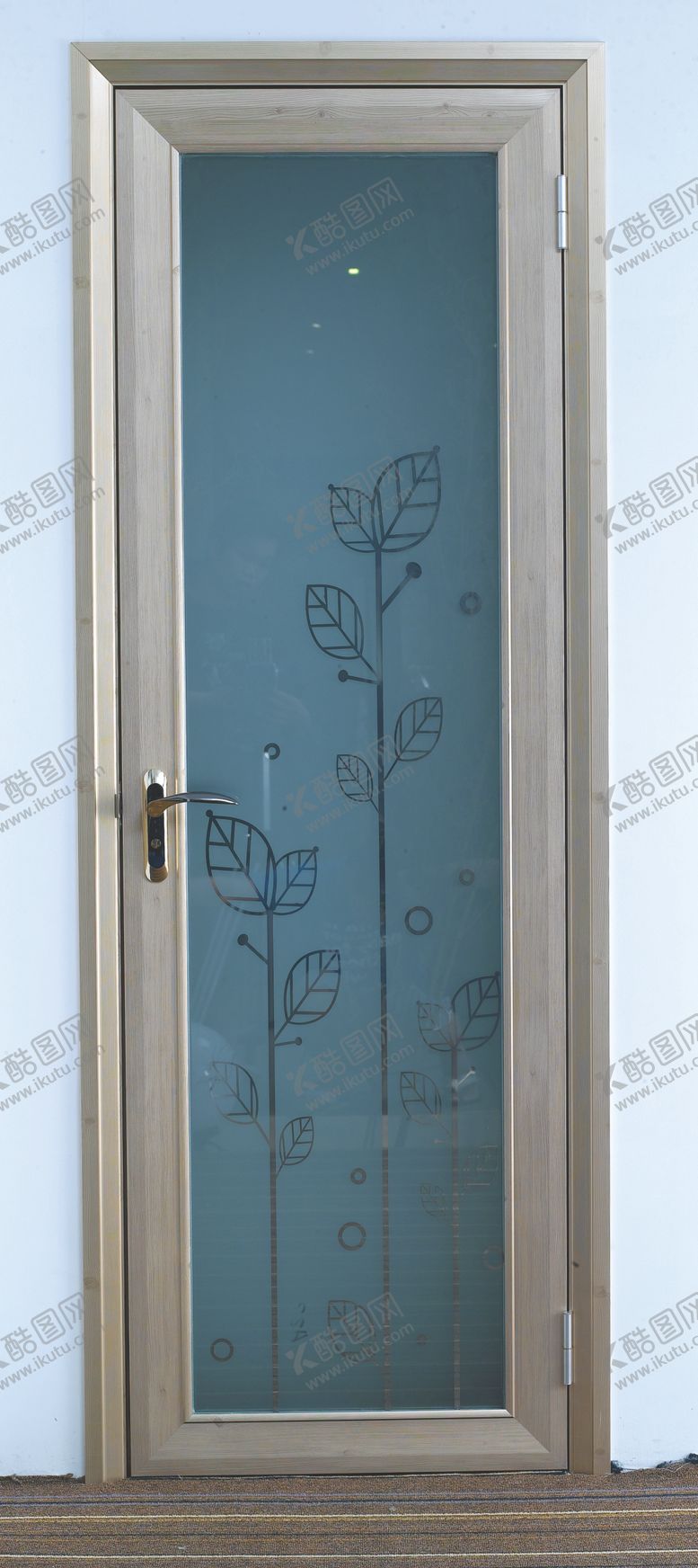 编号：92051107030935256348【酷图网】源文件下载-铝合金门拍照