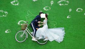 婚纱照写真草地绘画粉笔
