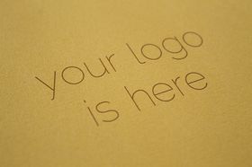 黄色背景logo样机立体字