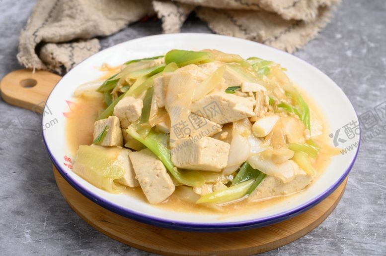 编号：84654110312136096316【酷图网】源文件下载-大葱炒豆腐