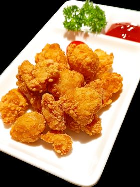 盐酥鱿鱼须肉臊饭