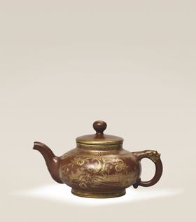 酱釉描金茶壶