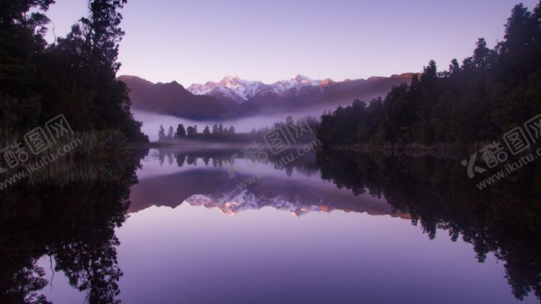 编号：36958110082349347570【酷图网】源文件下载-森林湖水蓝天白云风景