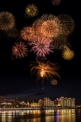 烟花纹理海报背景