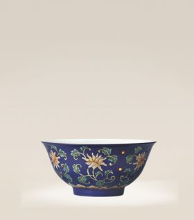 洋彩花卉碗